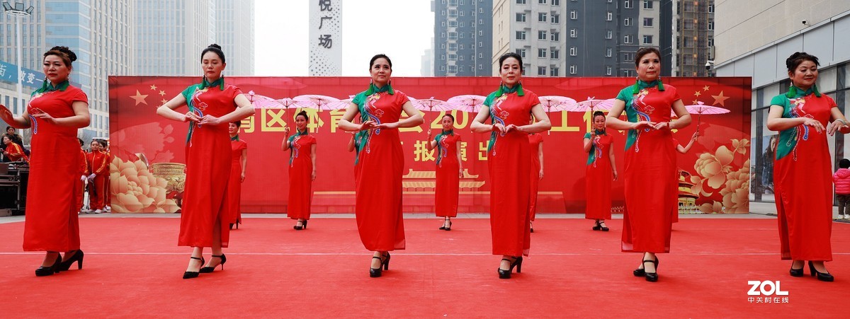 吾悦广场中老年模特表演《3》