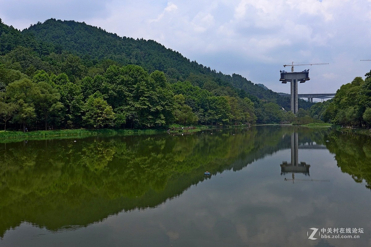 黔靈山公園黔靈湖畔