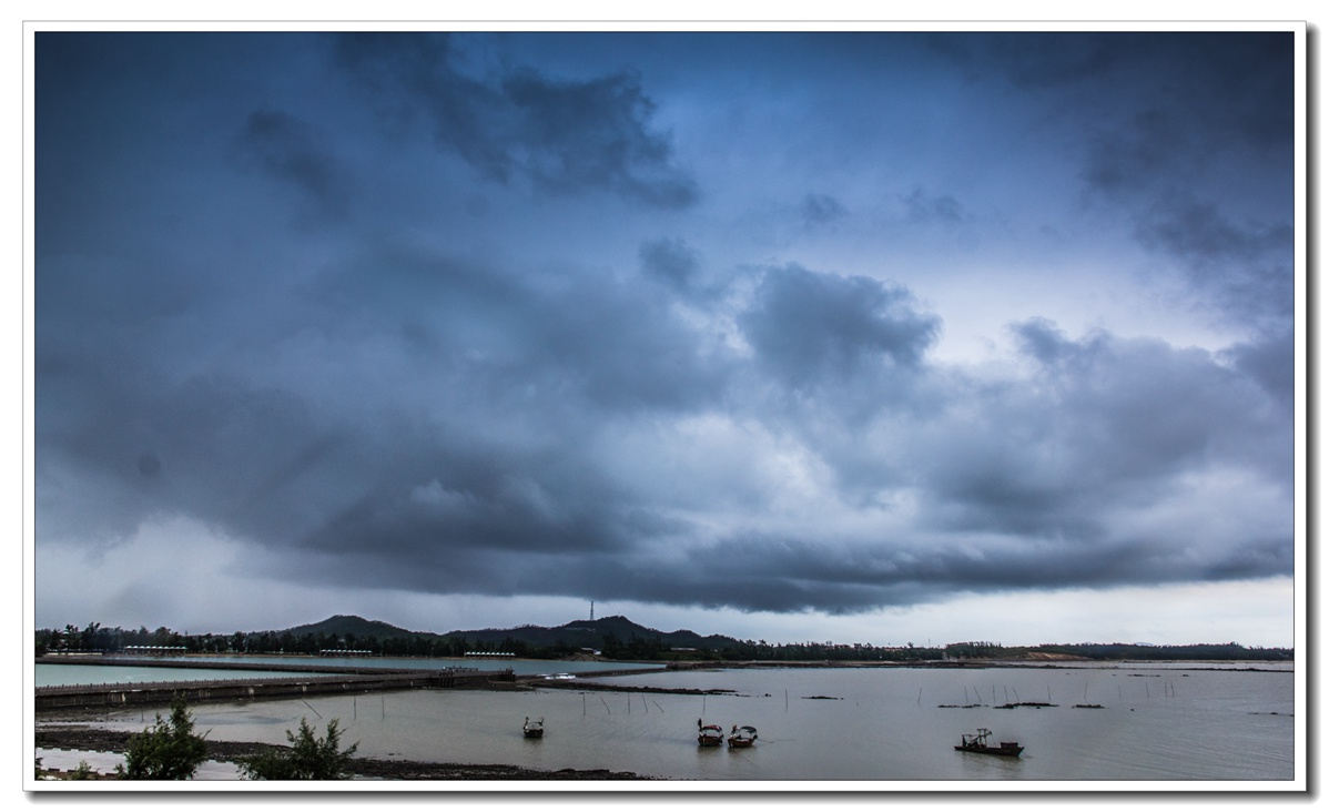 暴风雨前后的天空（拜访“沙漏里的沙”好友）