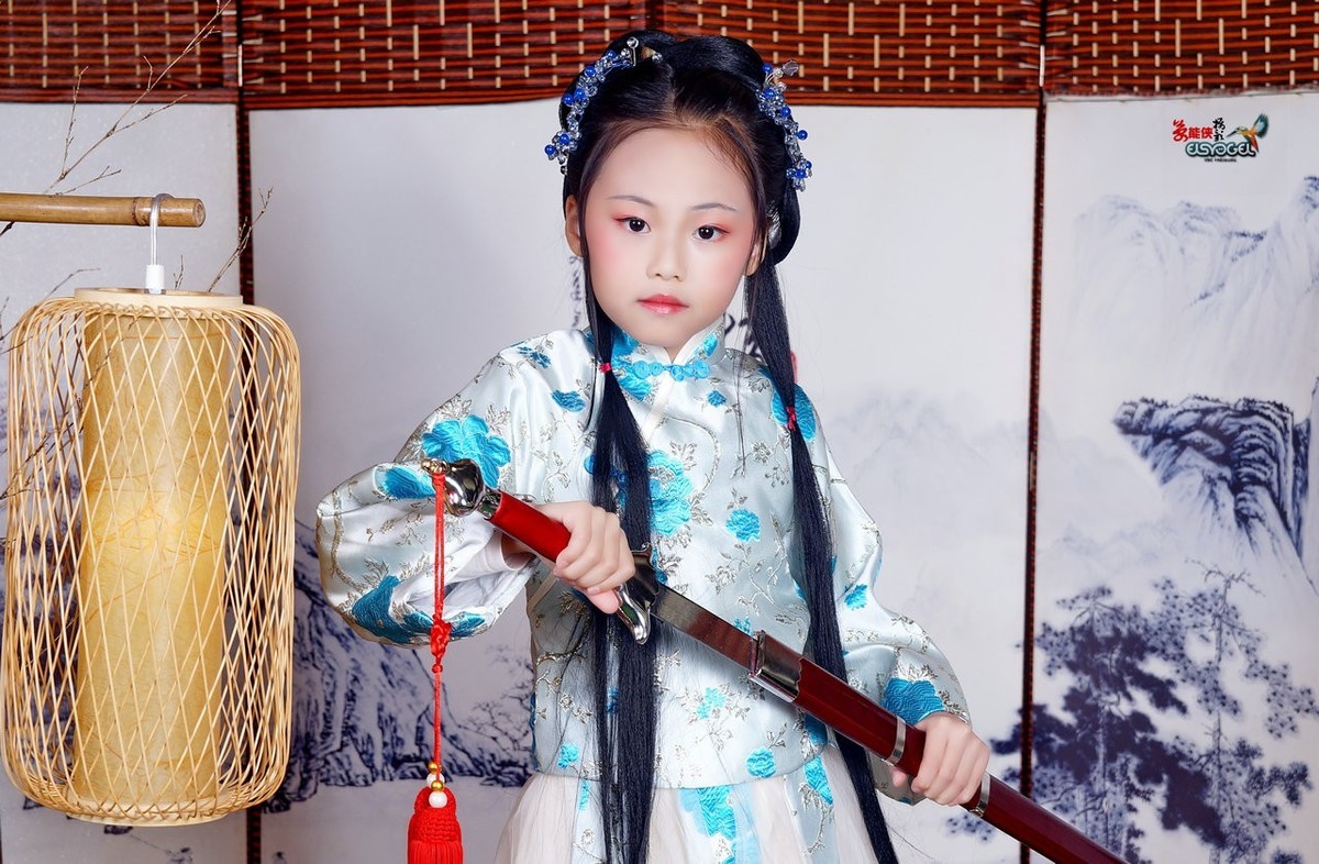 古装大明小女孩晴晴