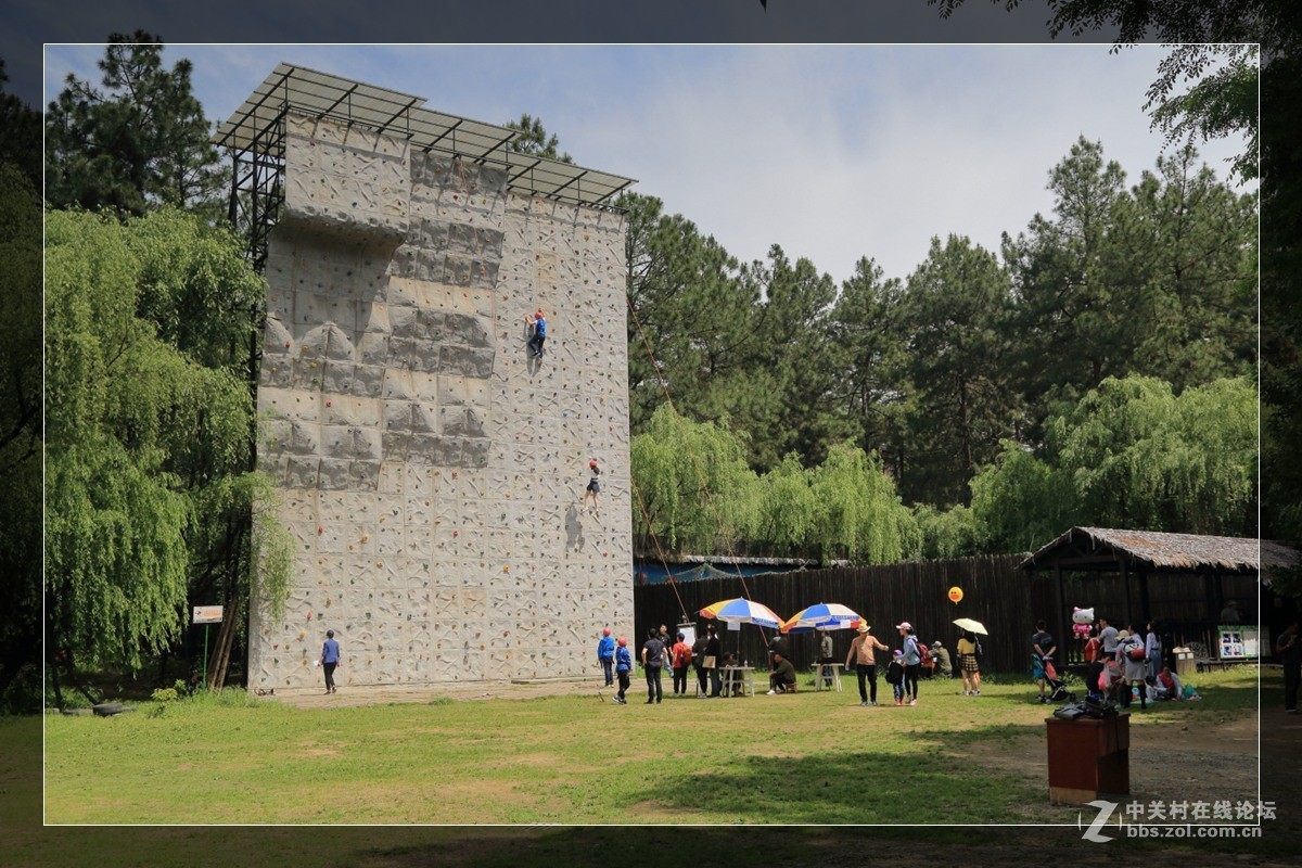 我看像动物园，为什么要叫百草园呢？浙江人真会。。。。。。。！