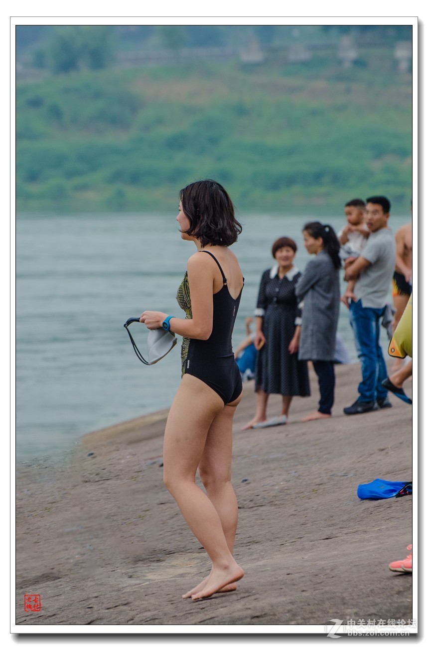 江边美女泳---支持侦察兵抓拍