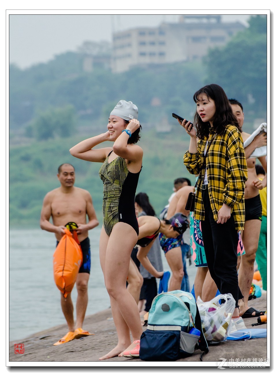 江边美女泳---支持侦察兵抓拍