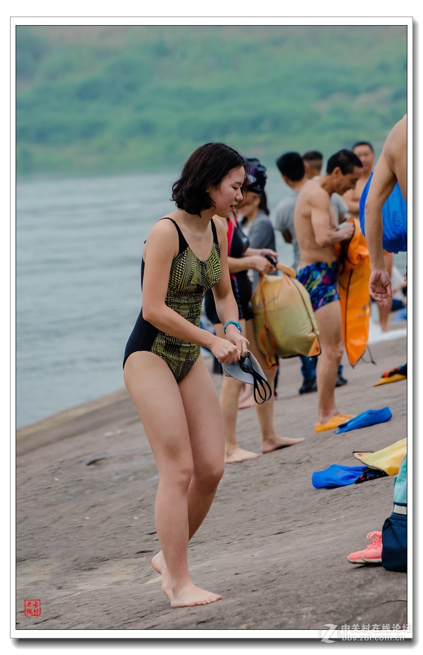 江边美女泳---支持侦察兵抓拍