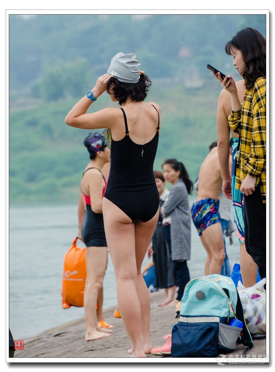 江边美女泳---支持侦察兵抓拍