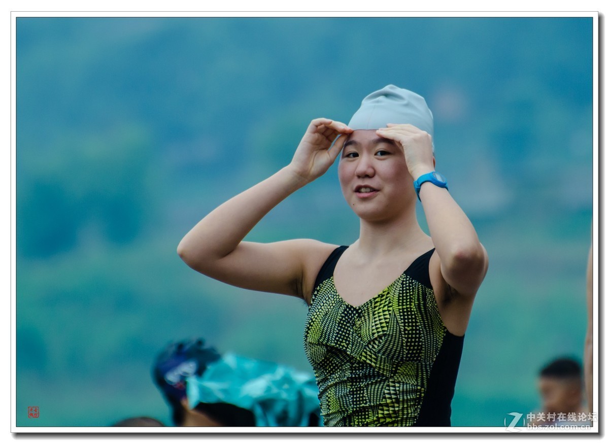 江边美女泳---支持侦察兵抓拍