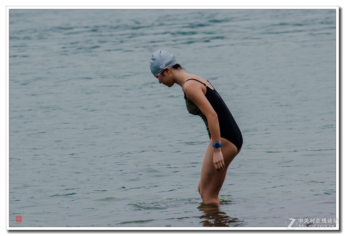 江边美女泳---支持侦察兵抓拍