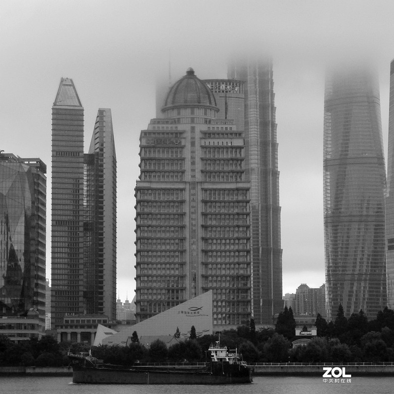 在黄浦江边随手拍几张