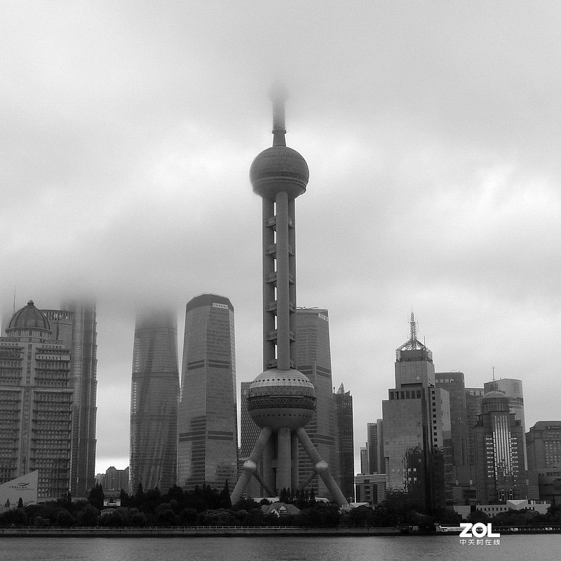 在黄浦江边随手拍几张