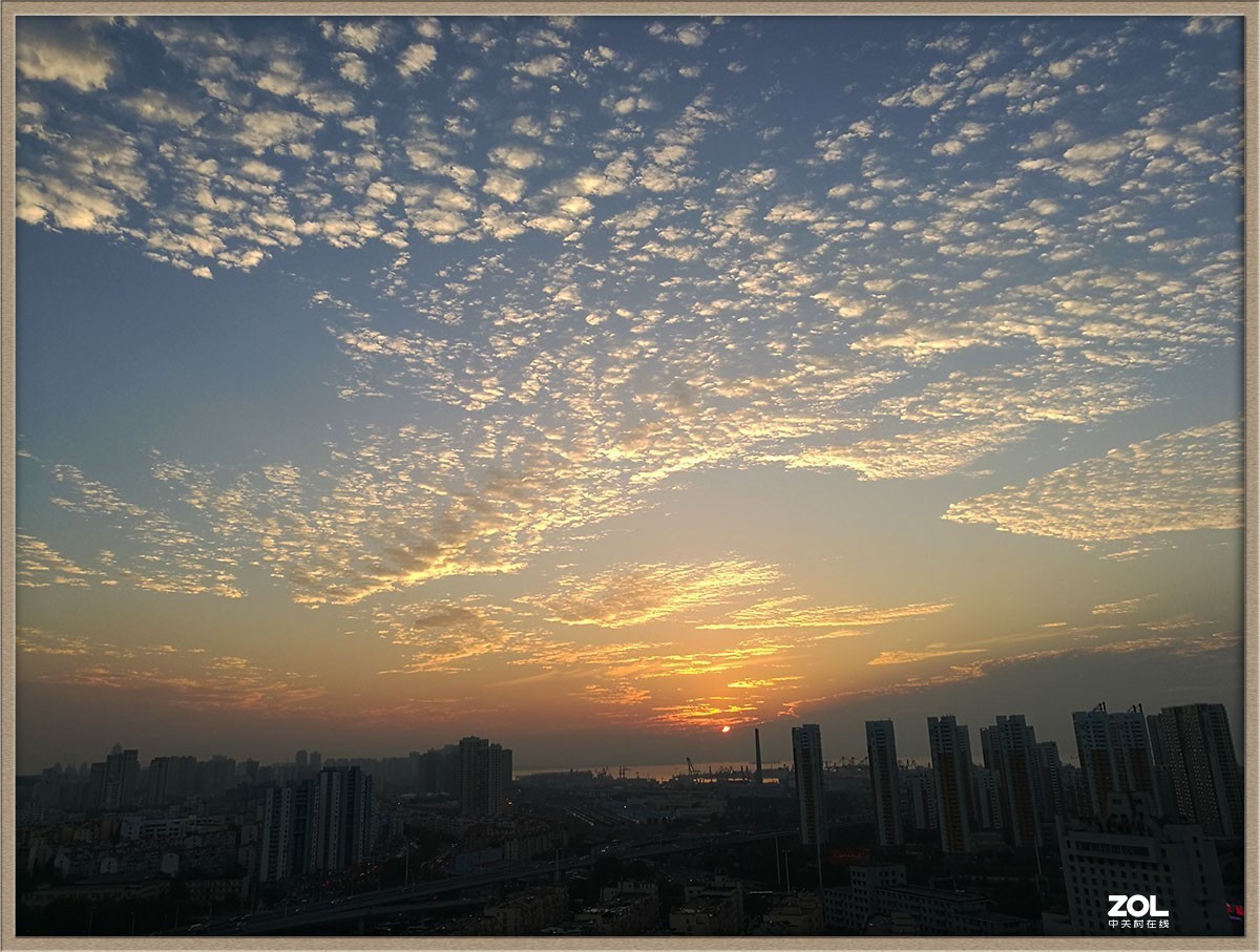 放射开屏----云霞之美