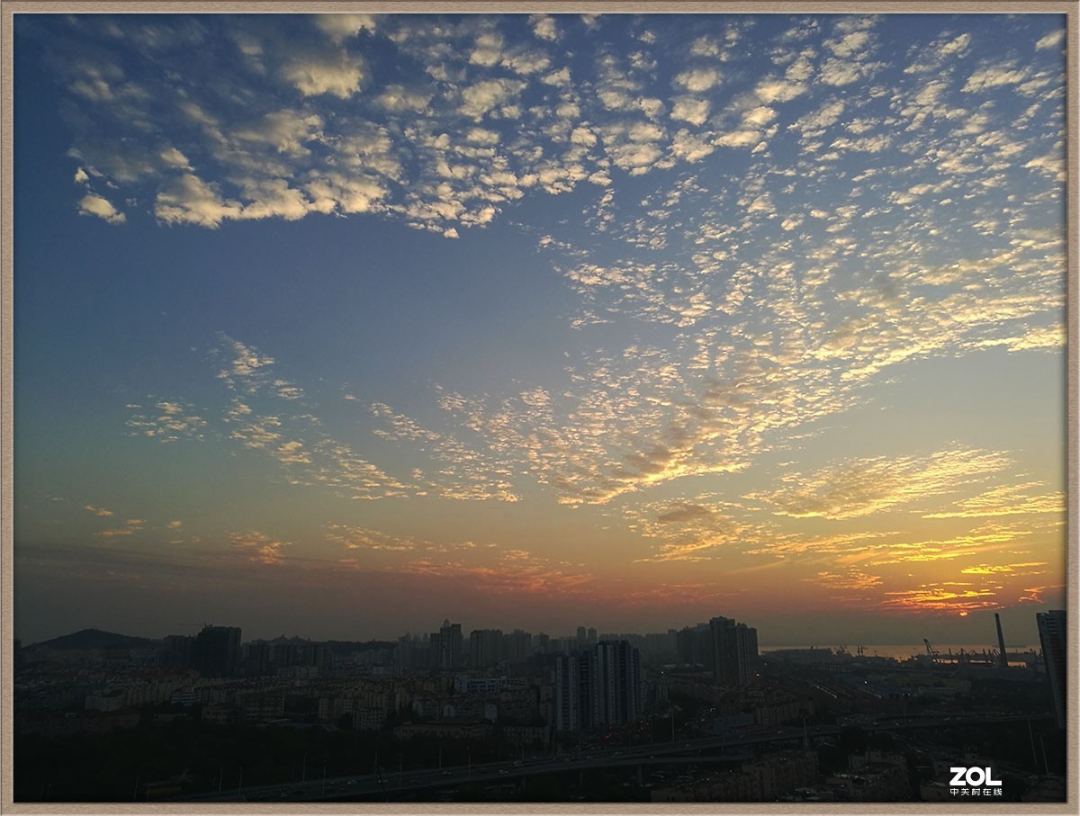 放射开屏----云霞之美