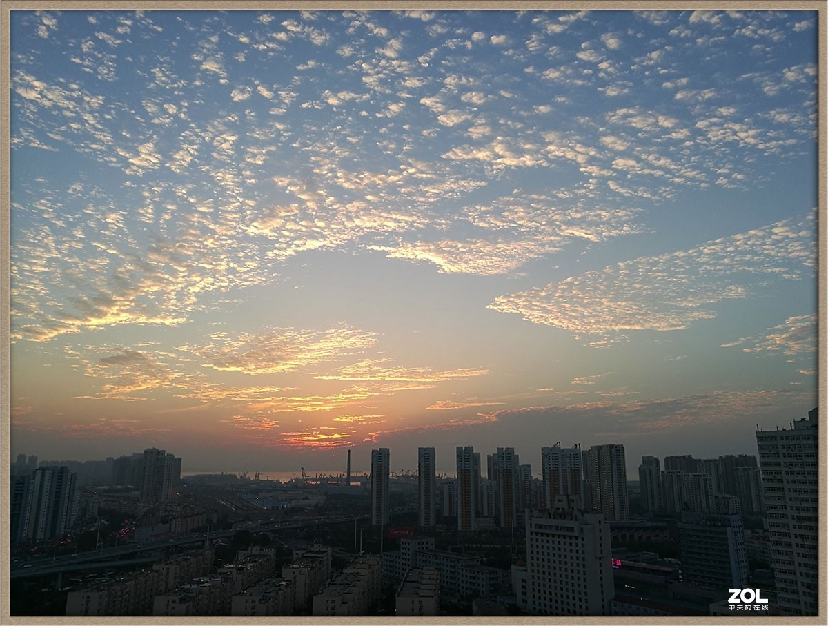 放射开屏----云霞之美