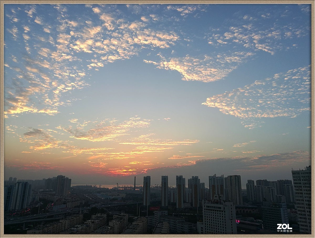 放射开屏----云霞之美