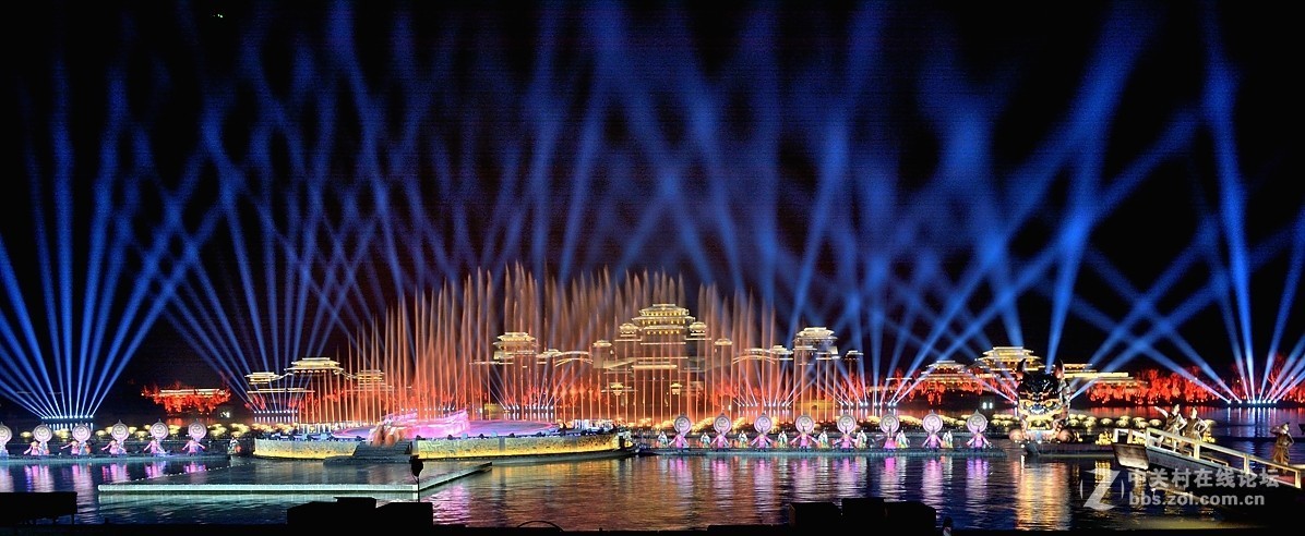 观看《兴汉胜境、天汉传奇 》水上演出