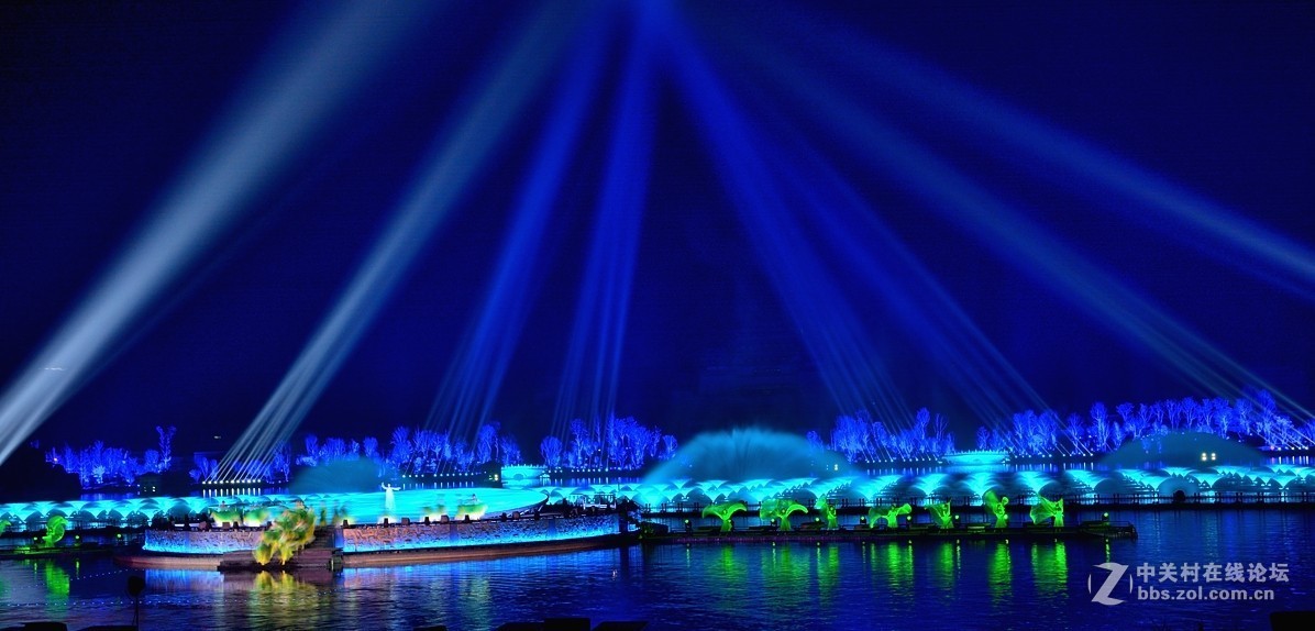 观看《兴汉胜境、天汉传奇 》水上演出