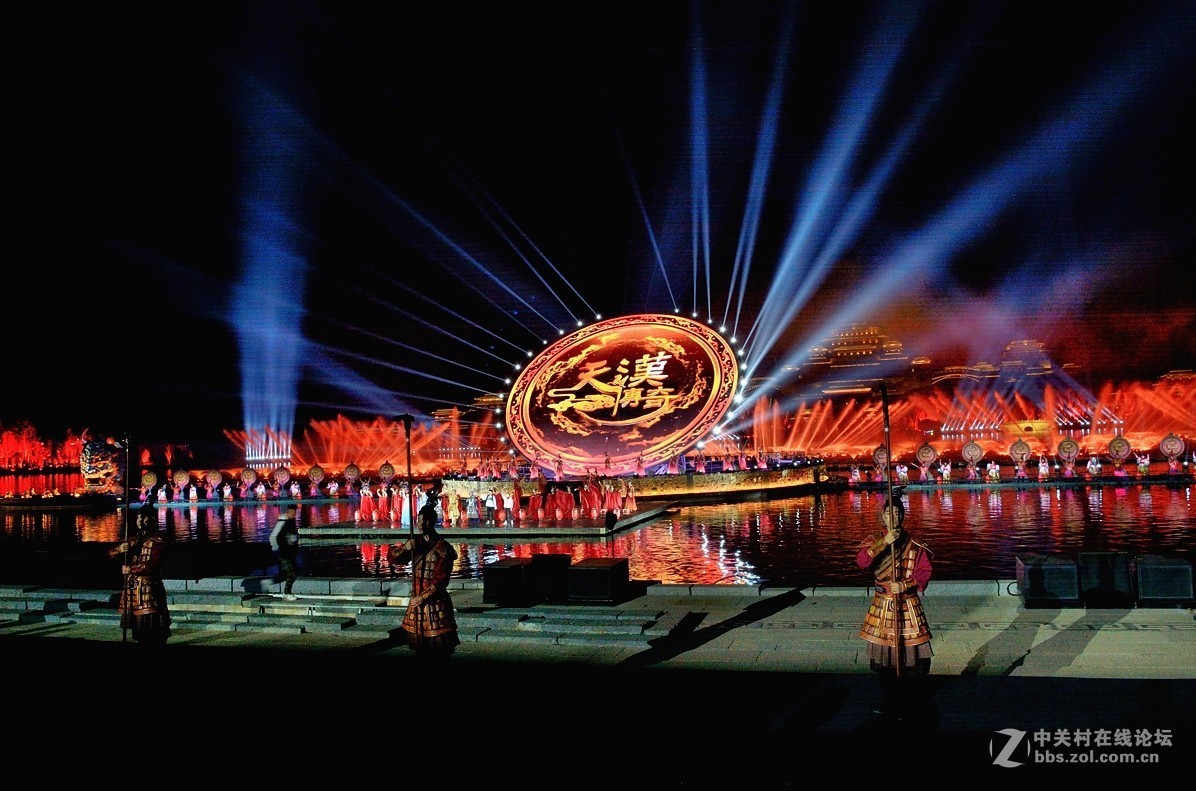 观看《兴汉胜境、天汉传奇 》水上演出