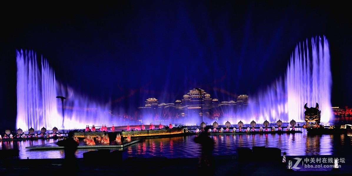 观看《兴汉胜境、天汉传奇 》水上演出