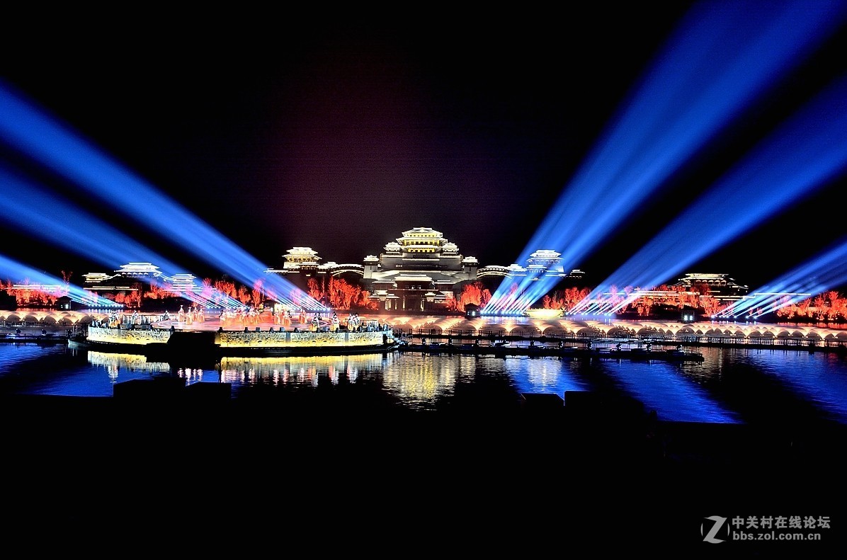 观看《兴汉胜境、天汉传奇 》水上演出