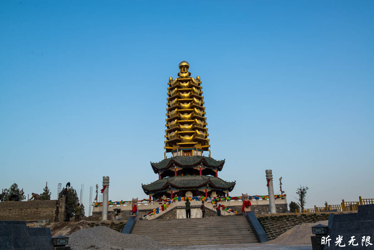 灵山佛文化景区元宝塔