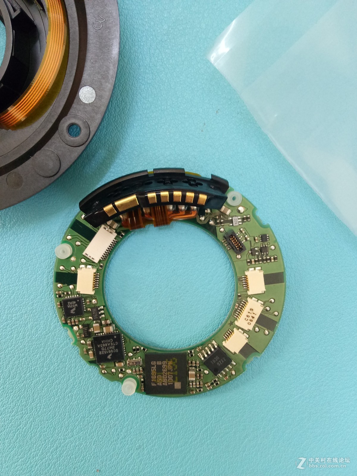 自已动手修佳能EF-S 18-55mm f/3.5-5.6 IS镜头，更换对焦排线