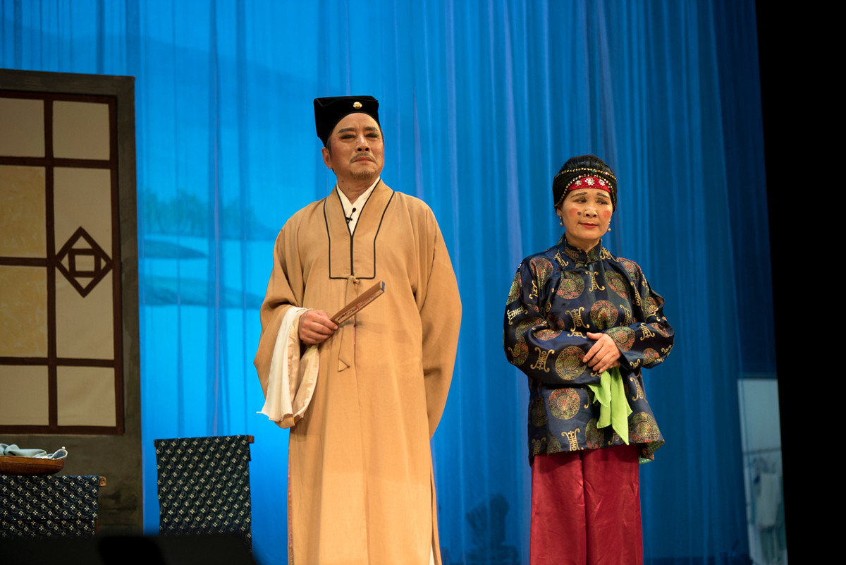 宝山沪剧团古装戏《贤惠媳妇》场景片段2015.06摄