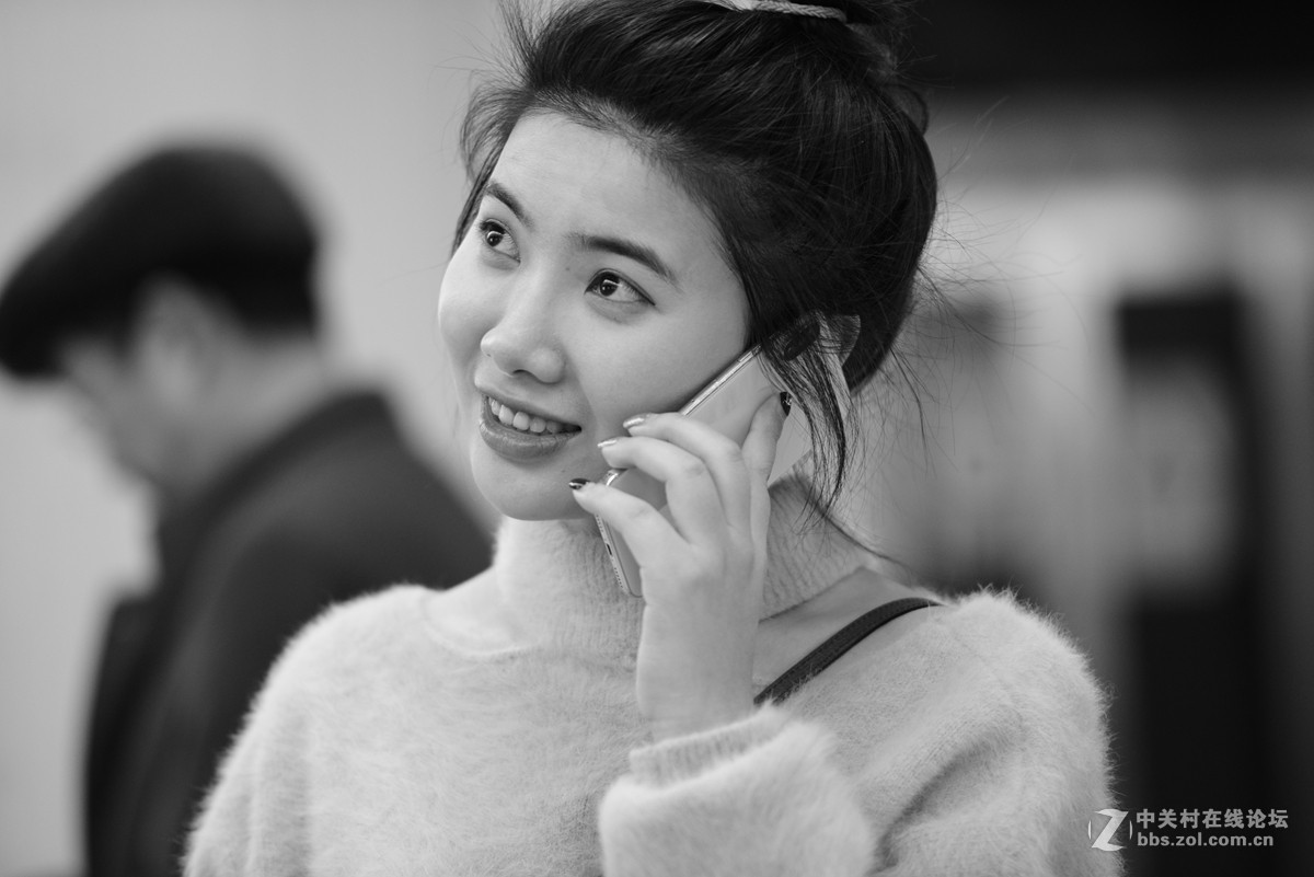 环境人像随拍——阳光的姑娘和小伙子