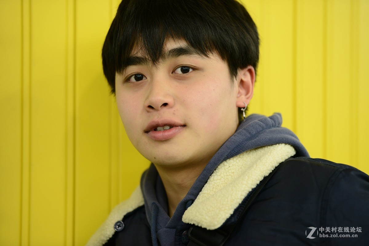 环境人像随拍——阳光的姑娘和小伙子