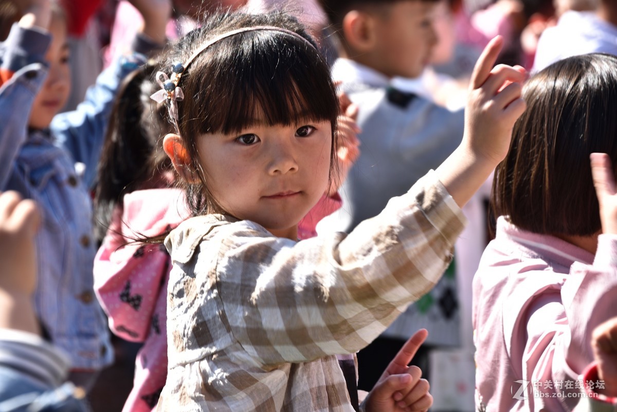 约会春天（盂县新世纪幼儿园小朋友户外活动之二）