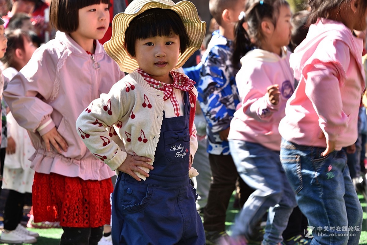 约会春天（盂县新世纪幼儿园小朋友户外活动之二）
