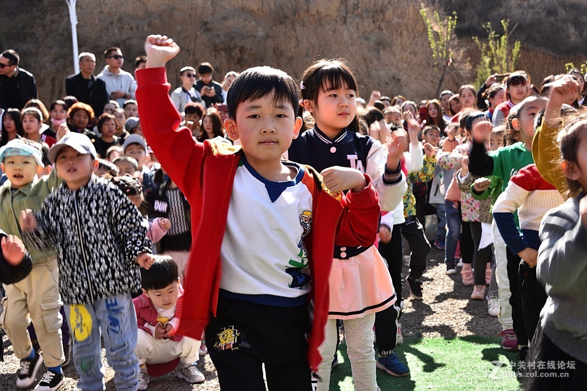 约会春天（盂县新世纪幼儿园小朋友户外活动之二）