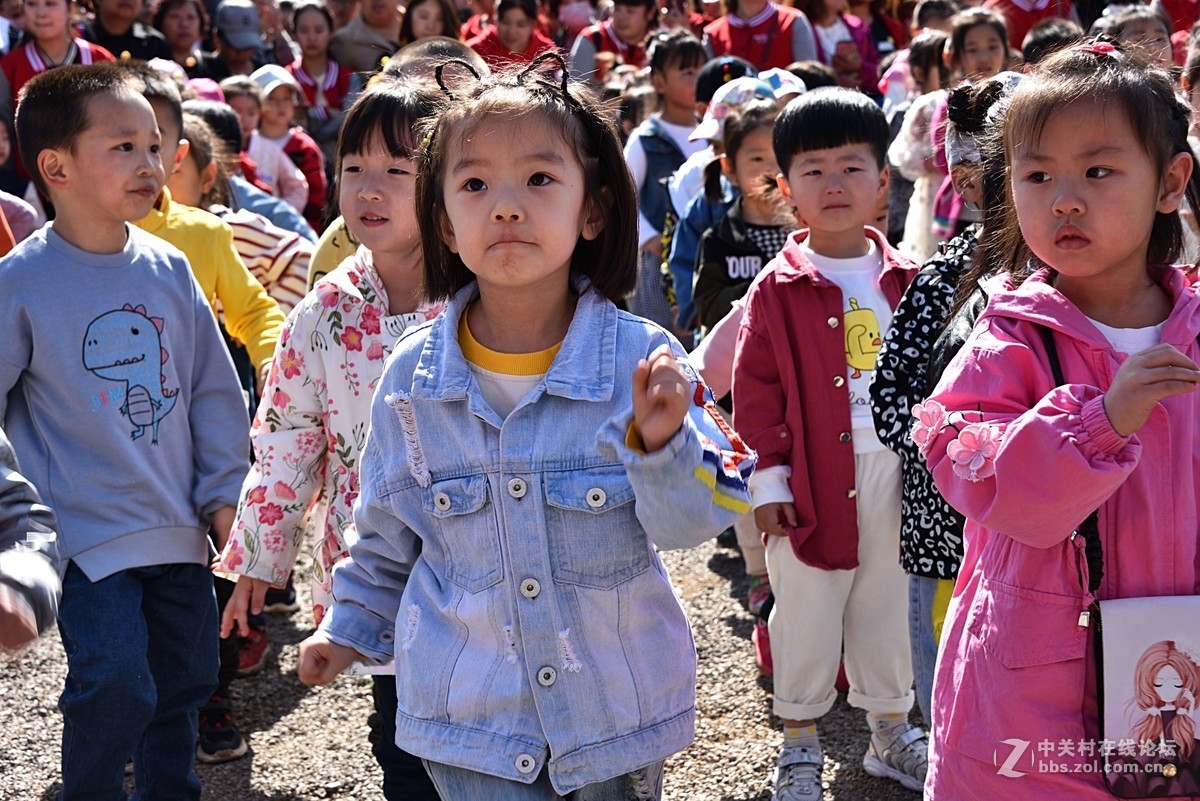 约会春天（盂县新世纪幼儿园小朋友户外活动之二）