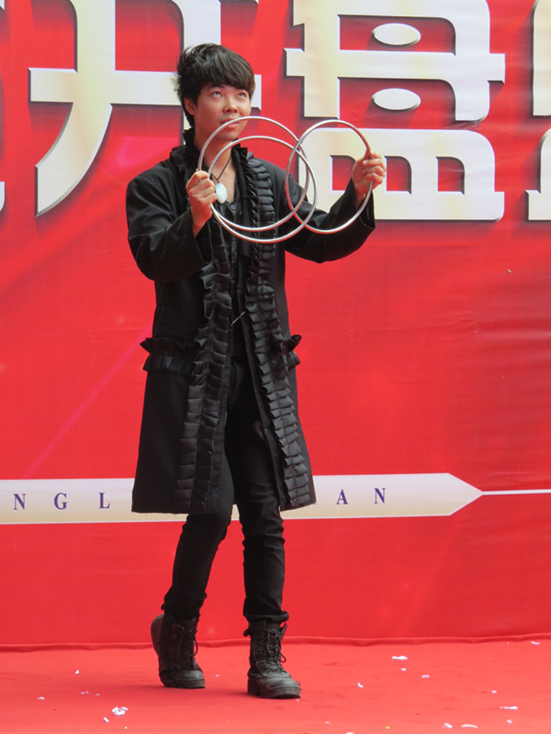 【纪实】魔术表演 ( 上 )-中关村在线摄影论坛