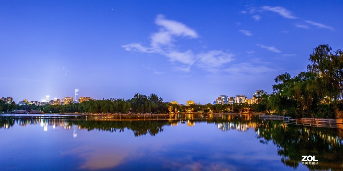 北京龙潭湖公园夜色 （请假贴）