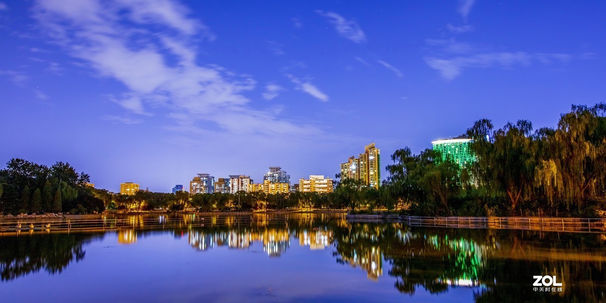 北京龙潭湖公园夜色 （请假贴）