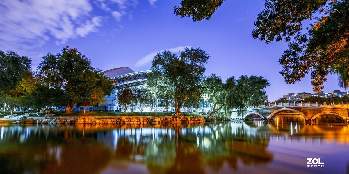 北京龙潭湖公园夜色 （请假贴）