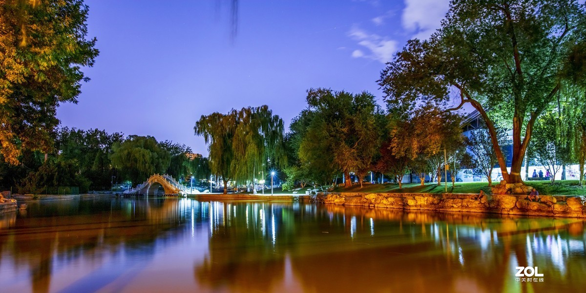 北京龙潭湖公园夜色 （请假贴）