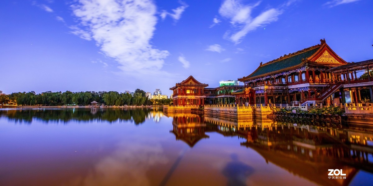 北京龙潭湖公园夜色 （请假贴）