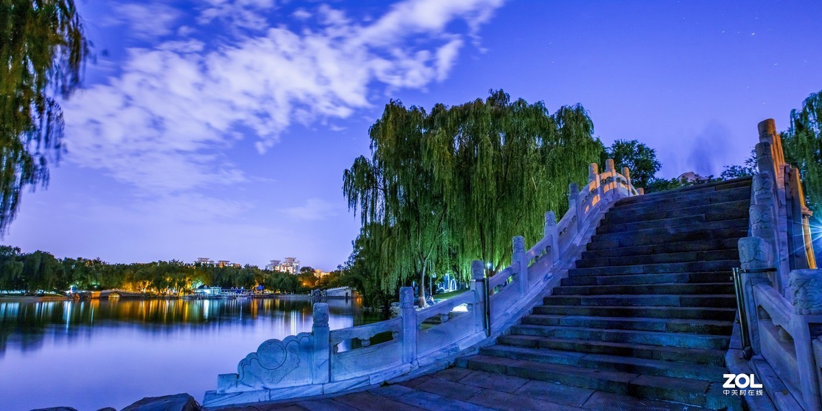 北京龙潭湖公园夜色 （请假贴）