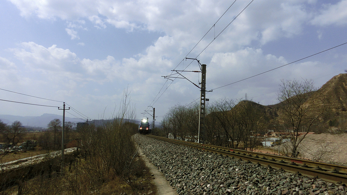 平西铁路图片