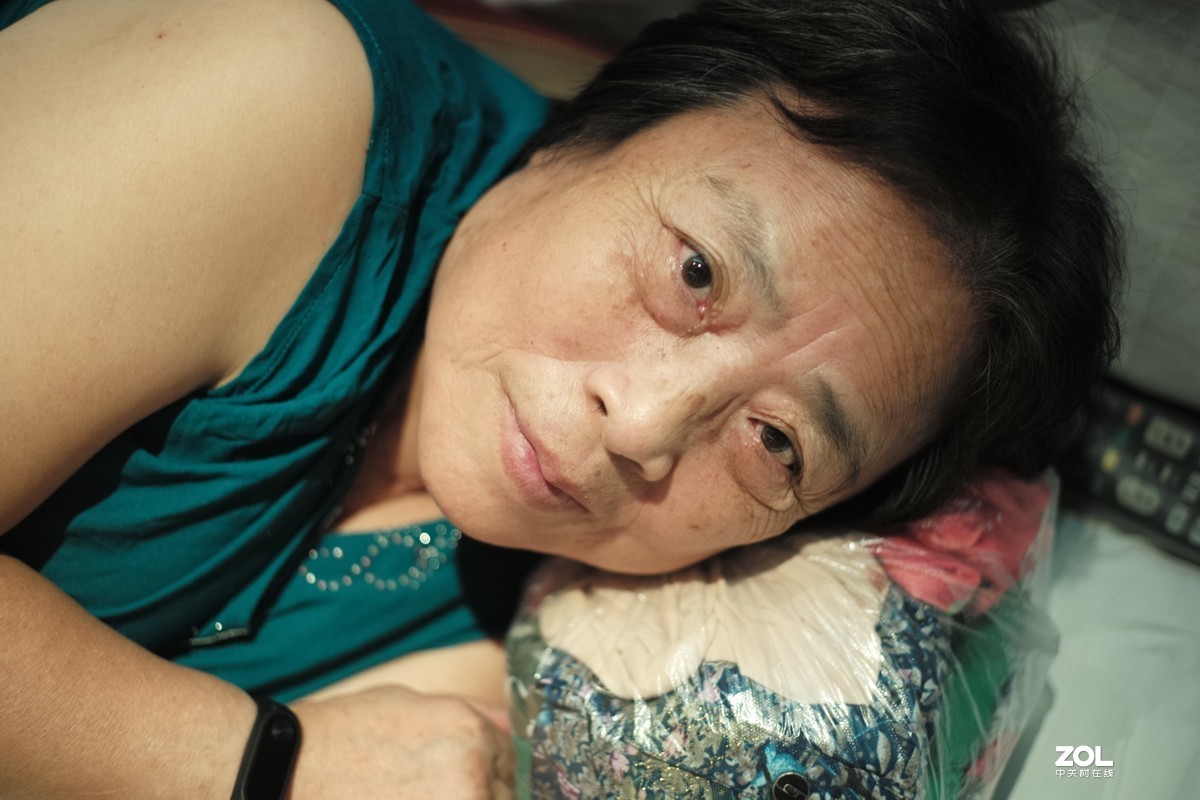 M240+50/2+28/2 VS A7M2+45/1.7+15/4.5III+CZJ35/2.4