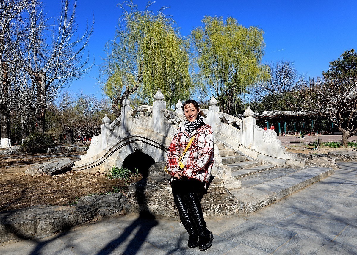 热瓦普作业《地坛公园拍模特》