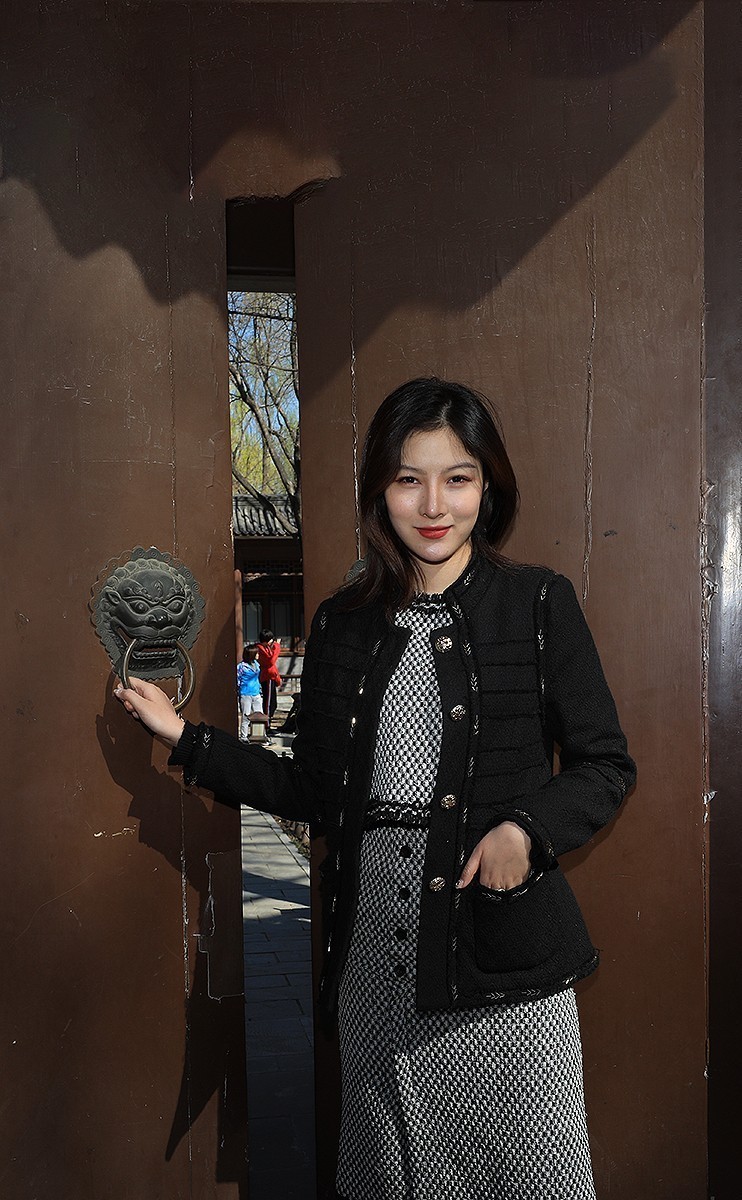 热瓦普作业《地坛公园拍模特》