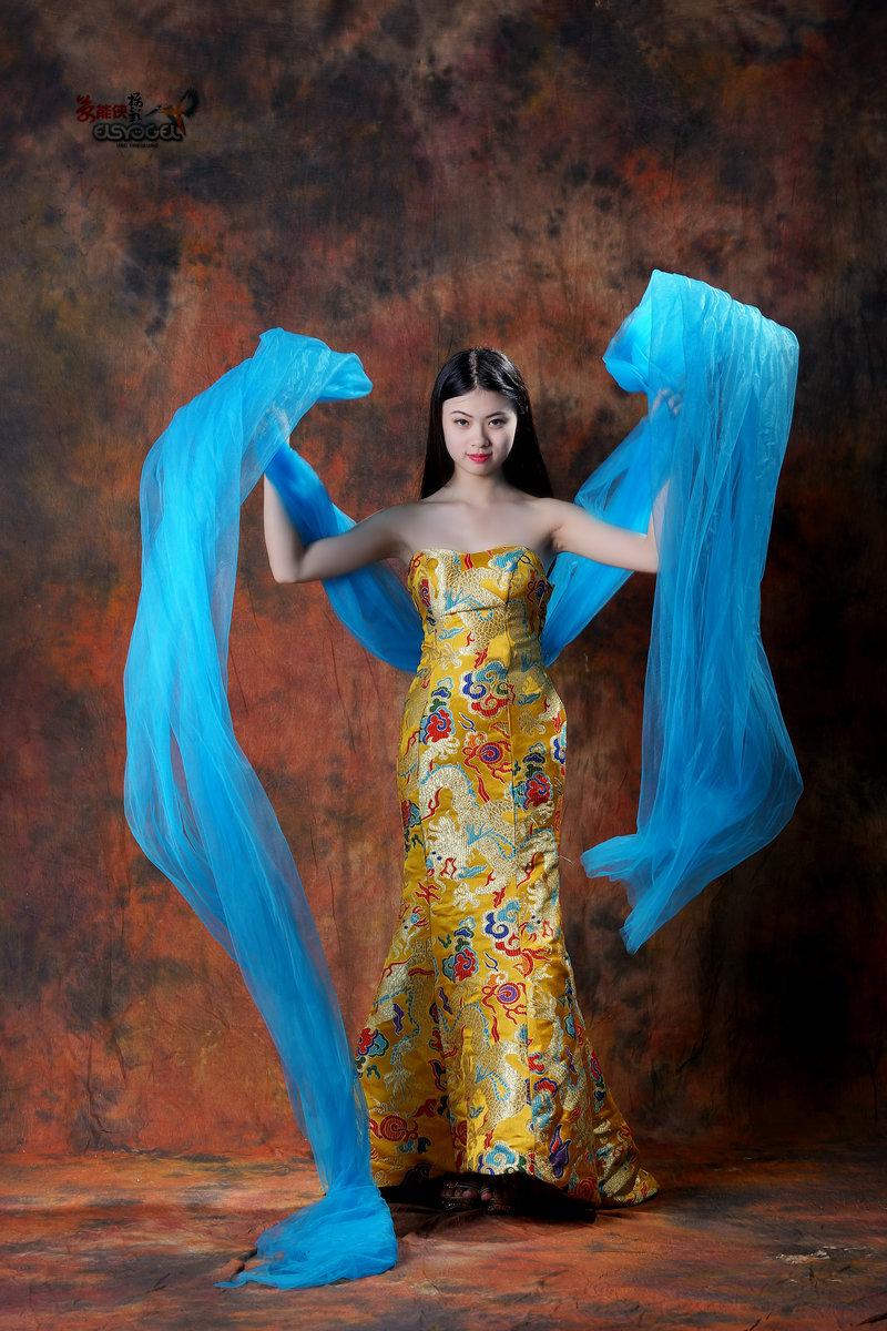 【柔情的龙袍礼服少女】-------芷倩