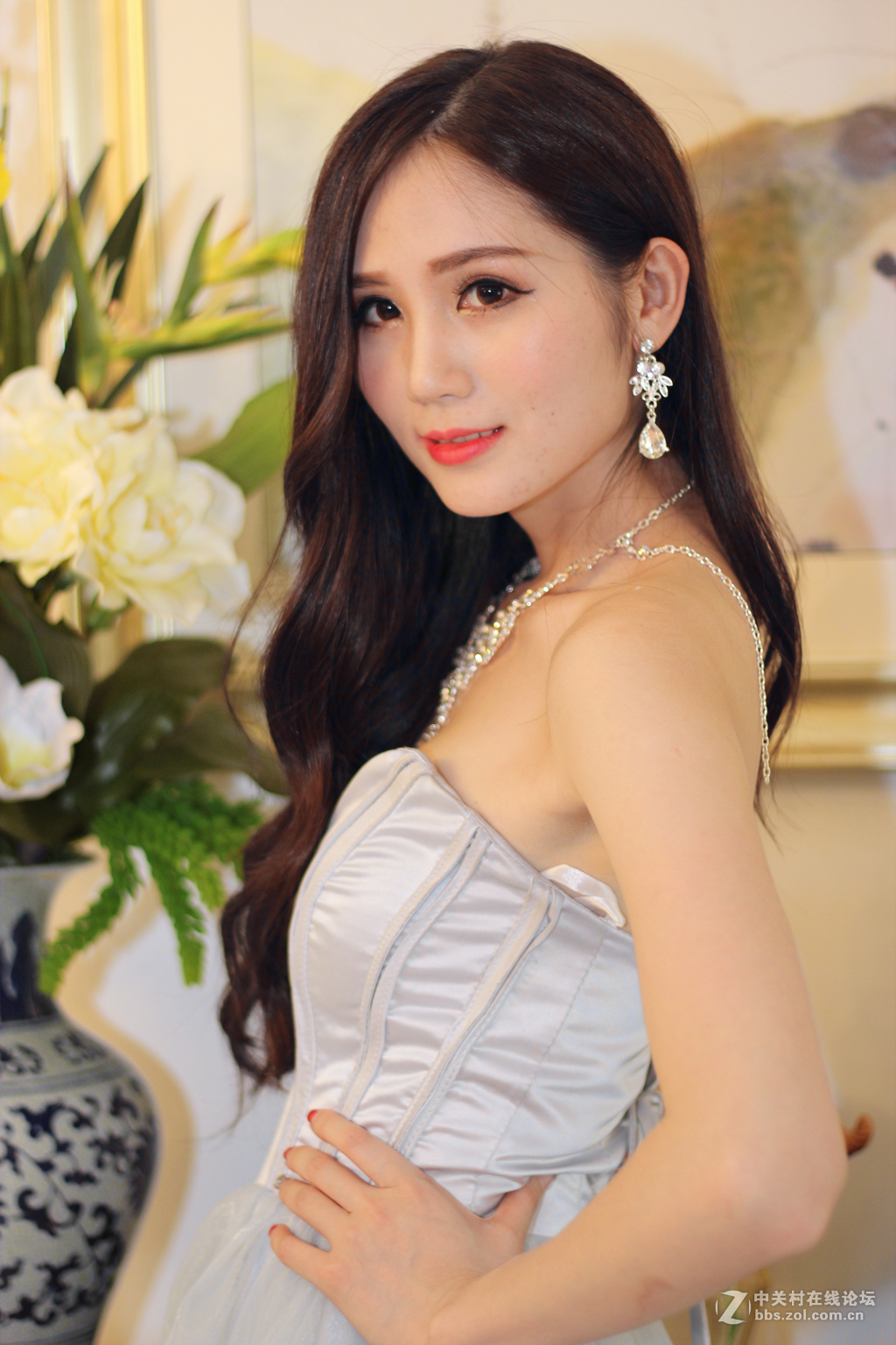 南昆山富力养生谷美女一