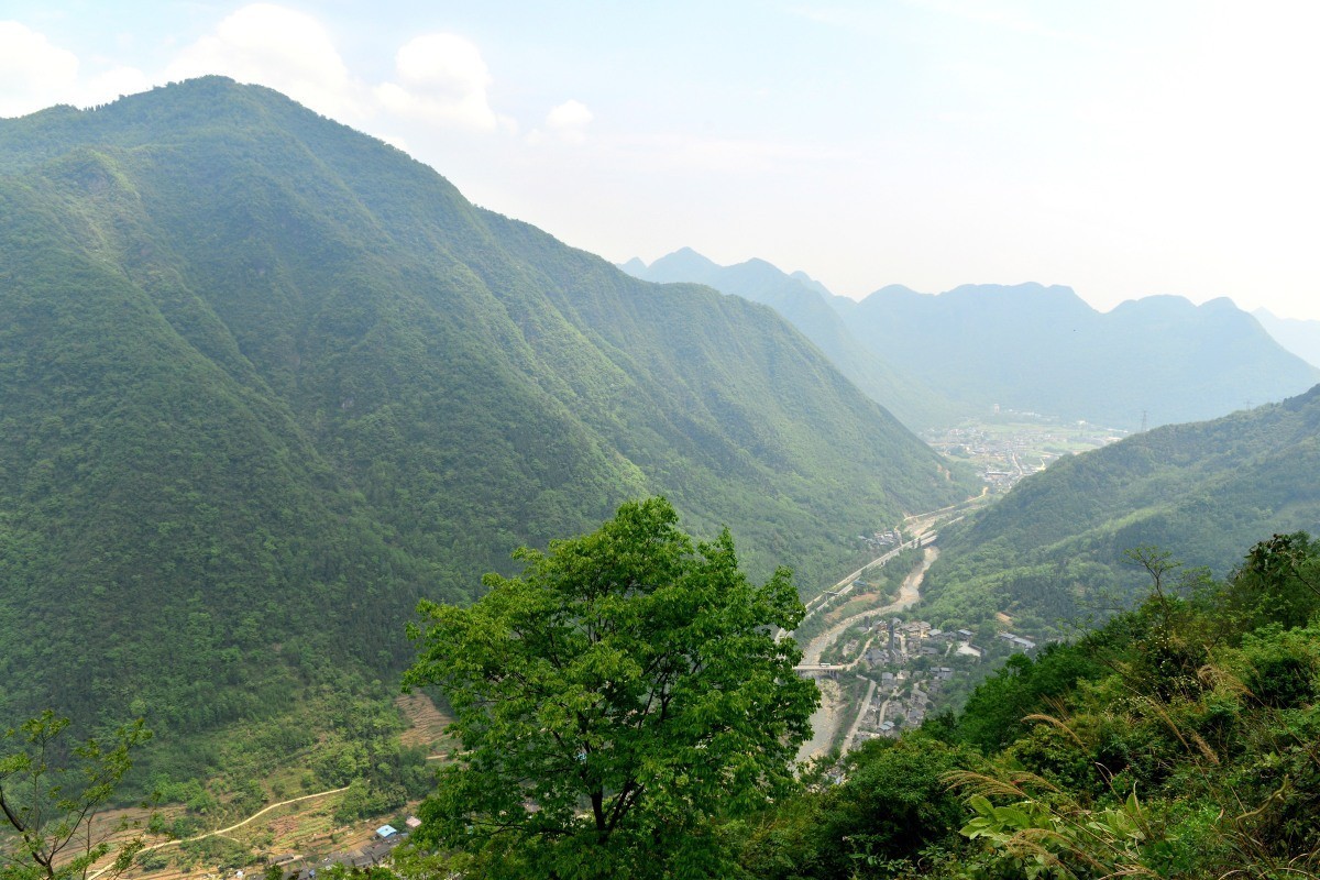 山连着山