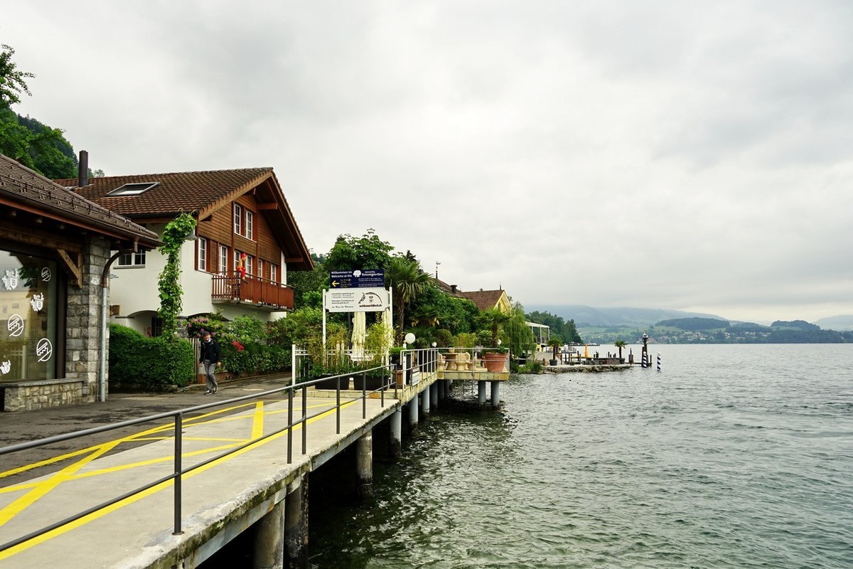 2019-06-08 Luzien比尔根湖边的老爷车