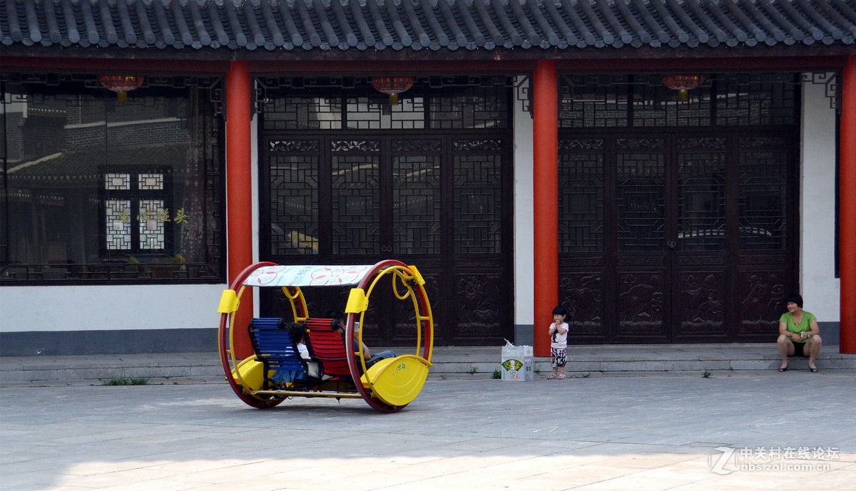 携适马18-200扫街抓拍！