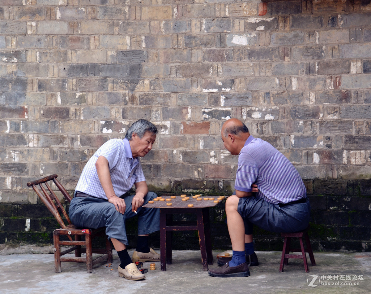 携适马18-200扫街抓拍！