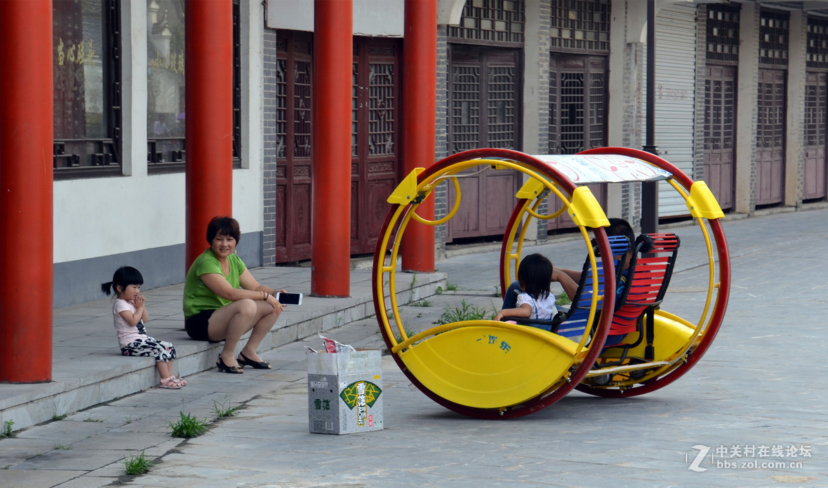 携适马18-200扫街抓拍！