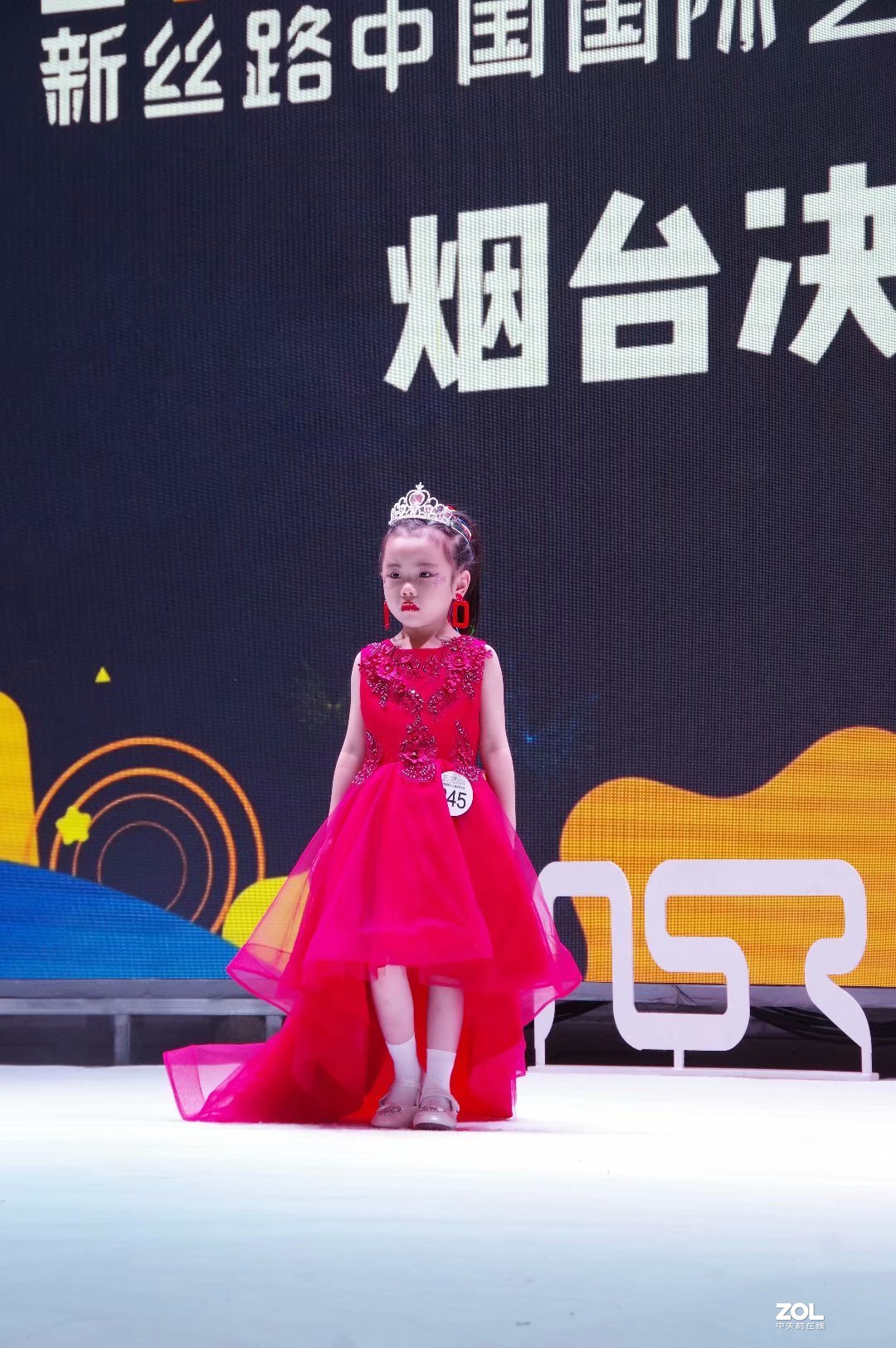 莱州源舞园小模特在烟台比赛影像